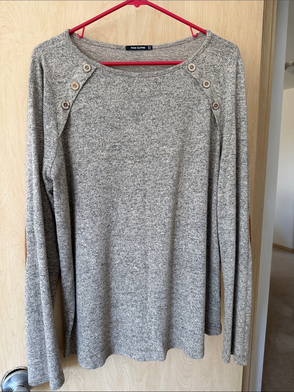 Pink Clover Women's Brown/Gray Button-Accent Knit Pullover